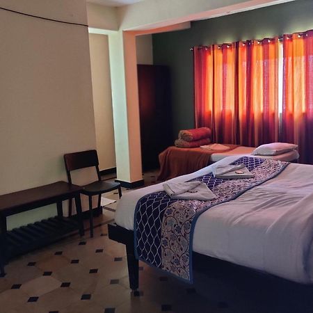 Hotel Caveri Comfort Inn Madikeri Zewnętrze zdjęcie