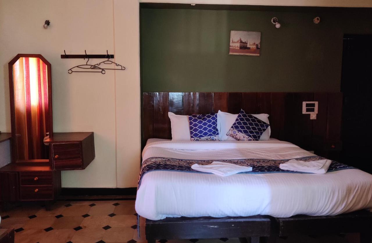 Hotel Caveri Comfort Inn Madikeri Zewnętrze zdjęcie