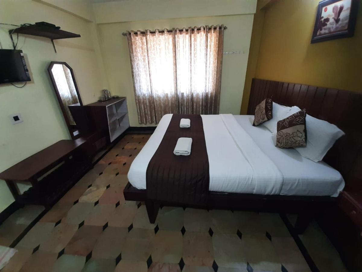 Hotel Caveri Comfort Inn Madikeri Zewnętrze zdjęcie